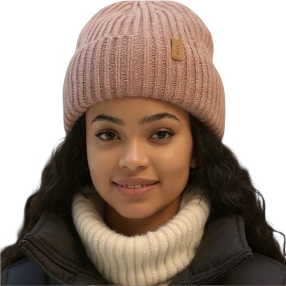 VINCE Plush 100% Cashmere Chunky Rib Logo Cuff Beanie One Size Brand New - Picture 1 of 5